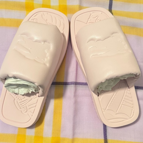BURBERRY 
Pink Leather Slides
Women’s EU 36 - Picture 7 of 13